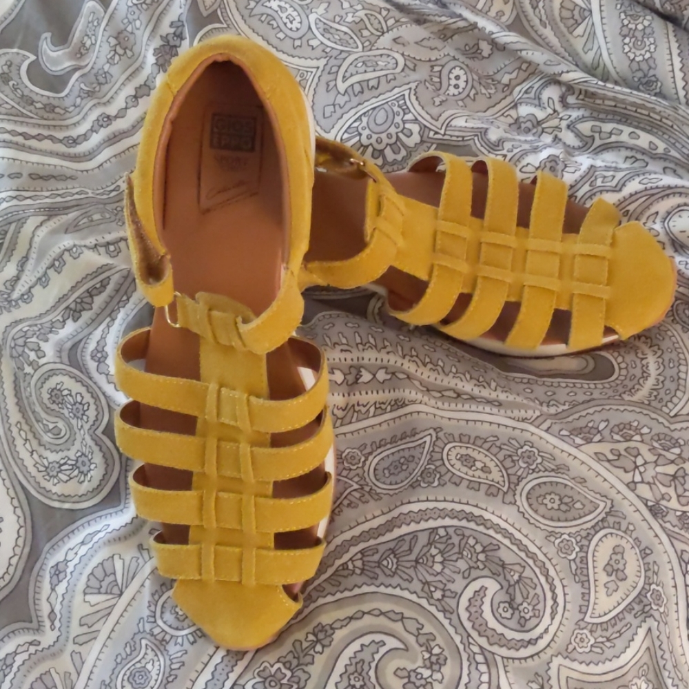 French suede fisherman style sandals.EUC